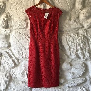 BANANA REPUBLIC | Fitted red lace dress